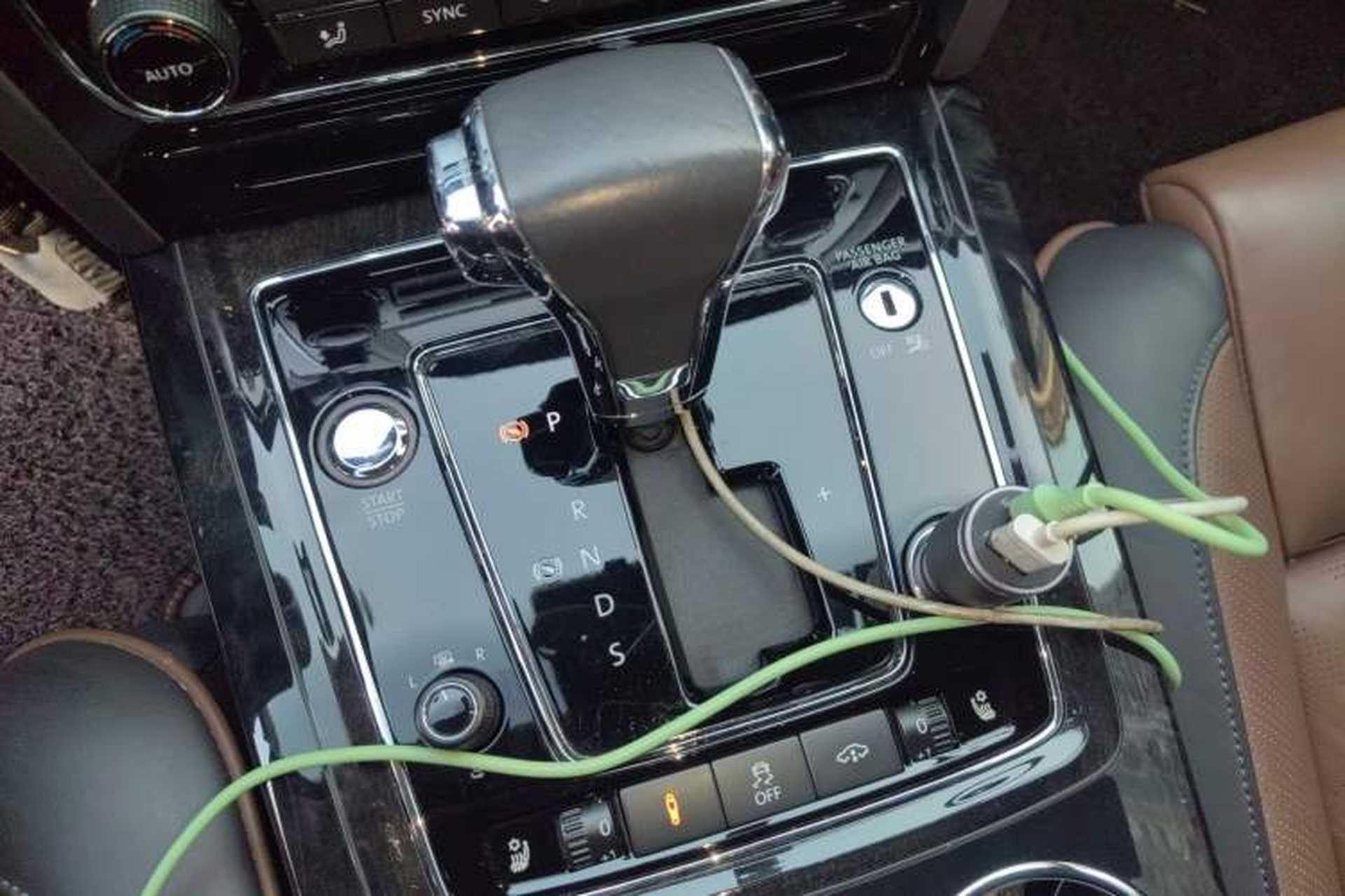 Used Volkswagen Phaeton 2015 3.0L Exclusive Edition Gear Lever