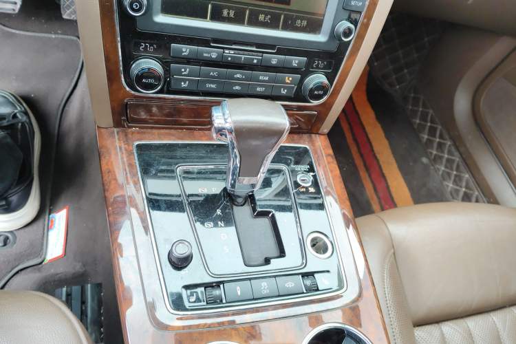 Used Volkswagen Phaeton 2015 3.0L Smart Edition Gear Lever