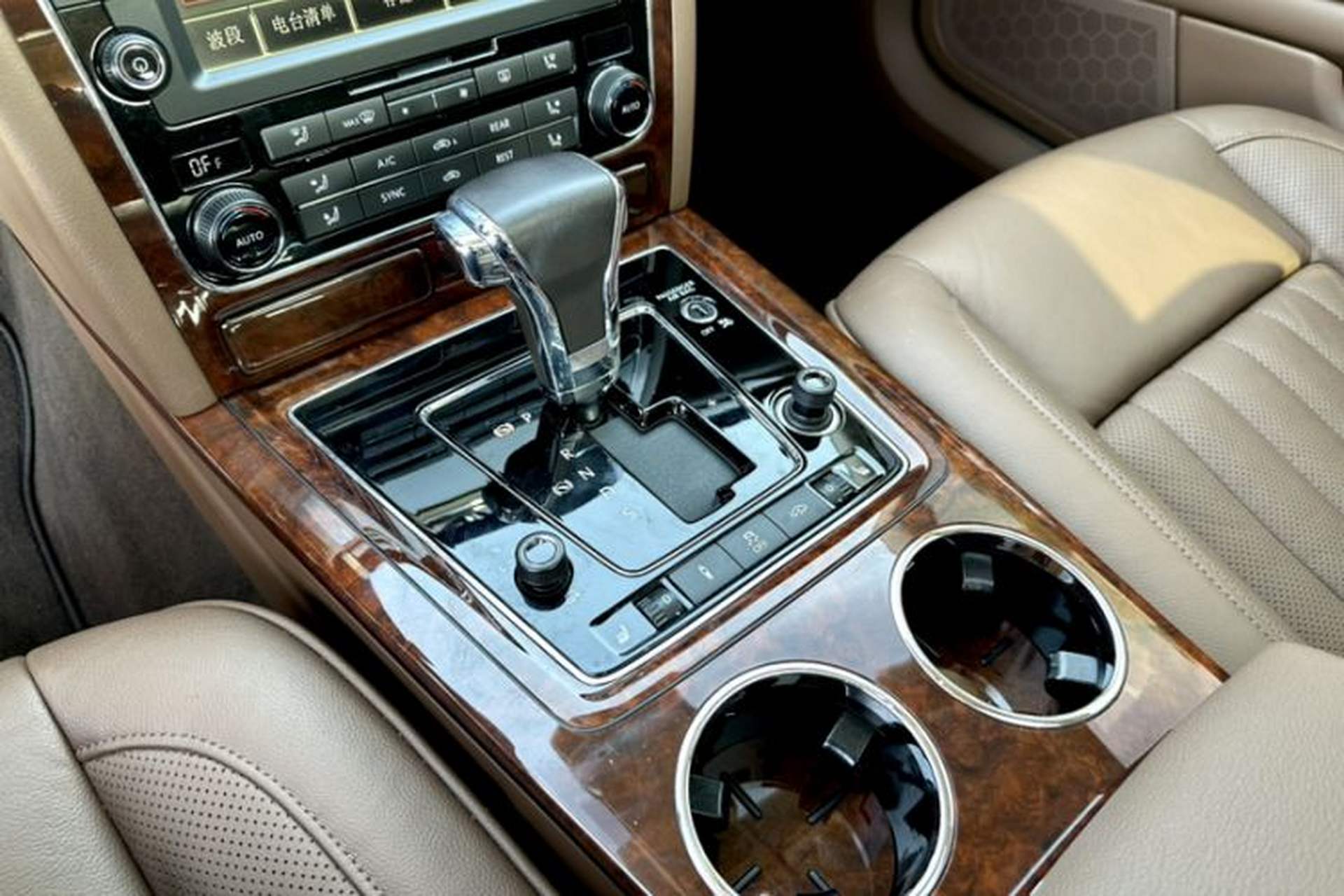 Used Volkswagen Phaeton 2015 3.0L Smart Edition Gear Lever
