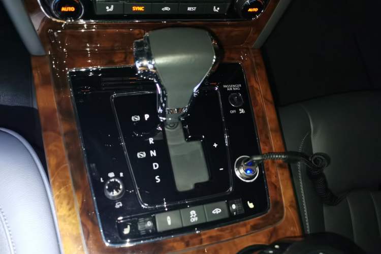 Used Volkswagen Phaeton 2015 3.0L Smart Edition Gear Lever