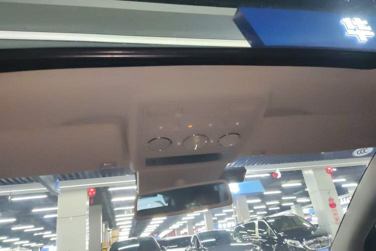 Used Volkswagen Phaeton 2015 3.0L Exclusive Edition Headliner