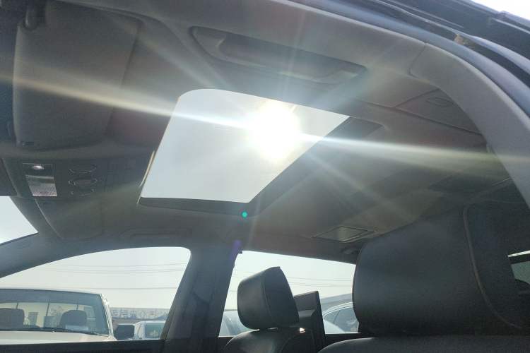 Used Volkswagen Phaeton 2015 3.0L Exclusive Edition Headliner