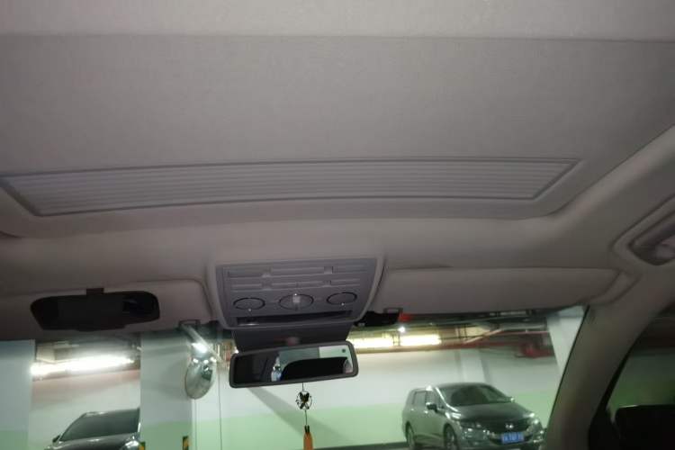 Used Volkswagen Phaeton 2015 3.0L Smart Edition Headliner