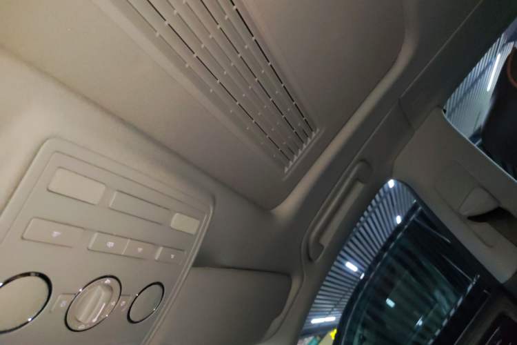 Used Volkswagen Phaeton 2015 3.0L Exclusive Edition Headliner
