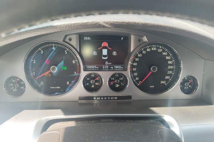 Used Volkswagen Phaeton 2015 3.0L Smart Edition Instrument Cluster