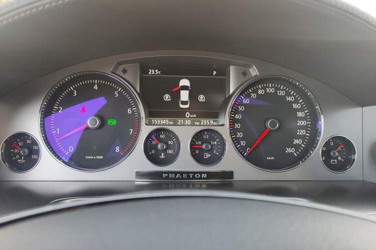 Used Volkswagen Phaeton 2015 3.0L Exclusive Edition Instrument Cluster