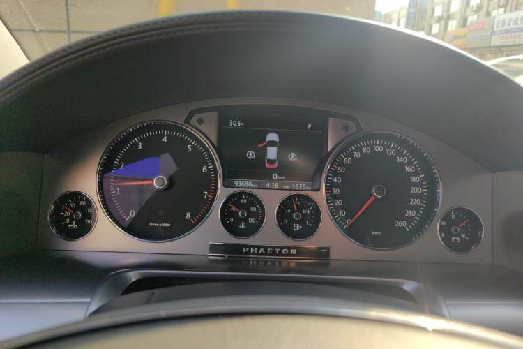 Used Volkswagen Phaeton 2015 3.0L Exclusive Edition Instrument Cluster