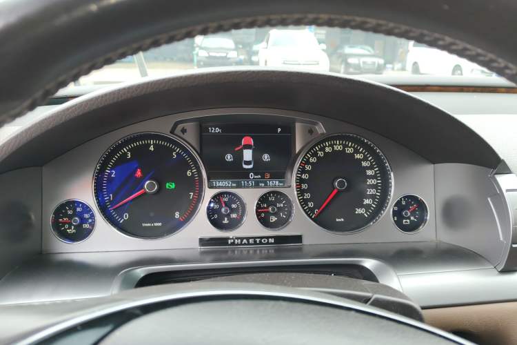 Used Volkswagen Phaeton 2015 3.0L Smart Edition Instrument Cluster