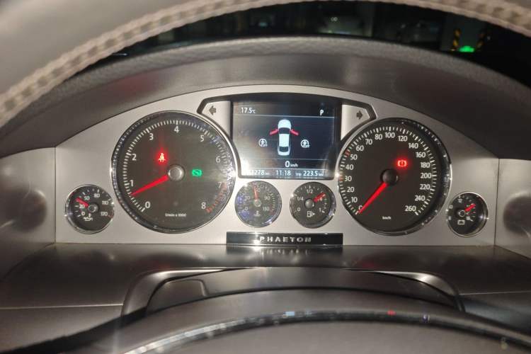Used Volkswagen Phaeton 2015 3.0L Smart Edition Instrument Cluster
