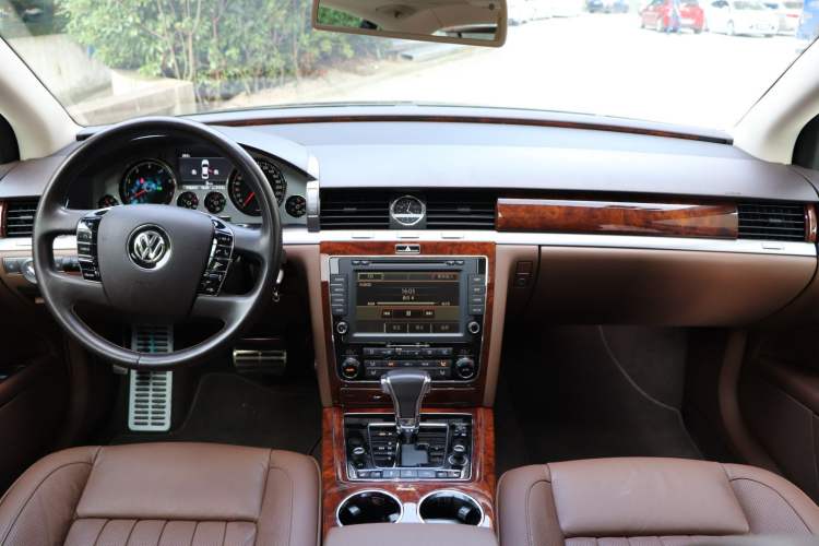 Used Volkswagen Phaeton 2015 3.0L Smart Edition Interior 1