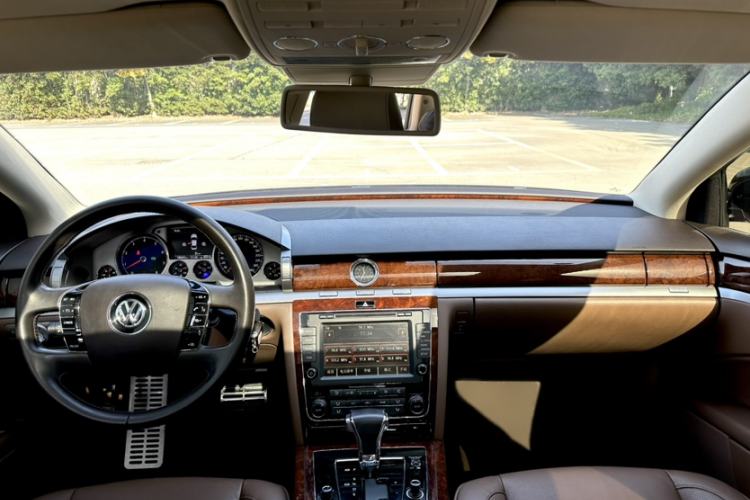 Used Volkswagen Phaeton 2015 3.0L Smart Edition Interior 1