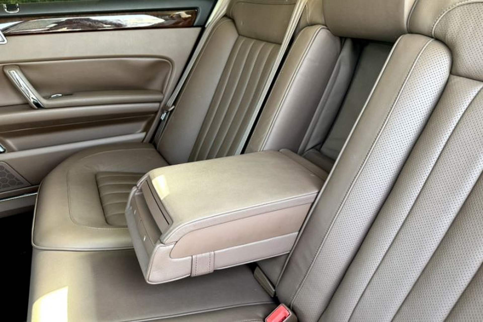 Used Volkswagen Phaeton 2015 3.0L Smart Edition Interior 12