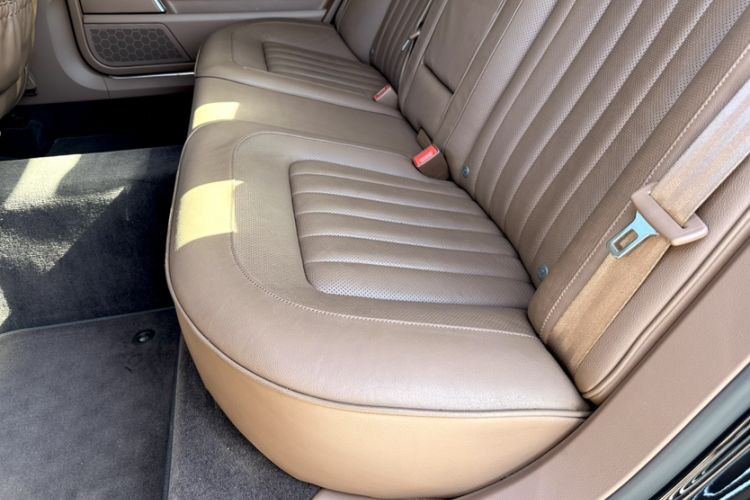 Used Volkswagen Phaeton 2015 3.0L Smart Edition Interior 14