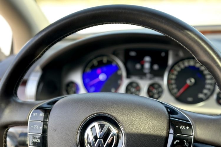 Used Volkswagen Phaeton 2015 3.0L Smart Edition Interior 2