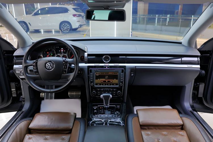 Used Volkswagen Phaeton 2015 3.0L Exclusive Edition Interior 3