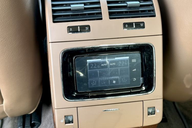 Used Volkswagen Phaeton 2015 3.0L Smart Edition Interior 3