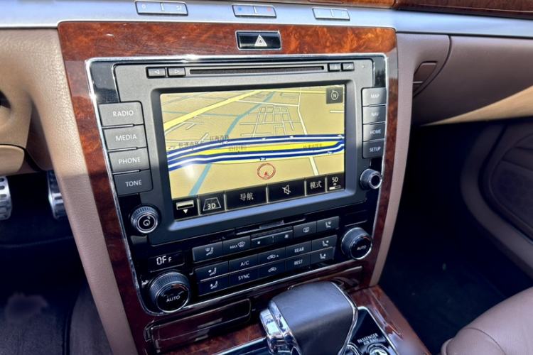 Used Volkswagen Phaeton 2015 3.0L Smart Edition Interior 4