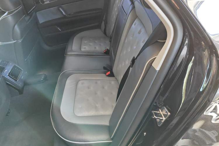 Used Volkswagen Phaeton 2015 3.0L Smart Edition Interior 4