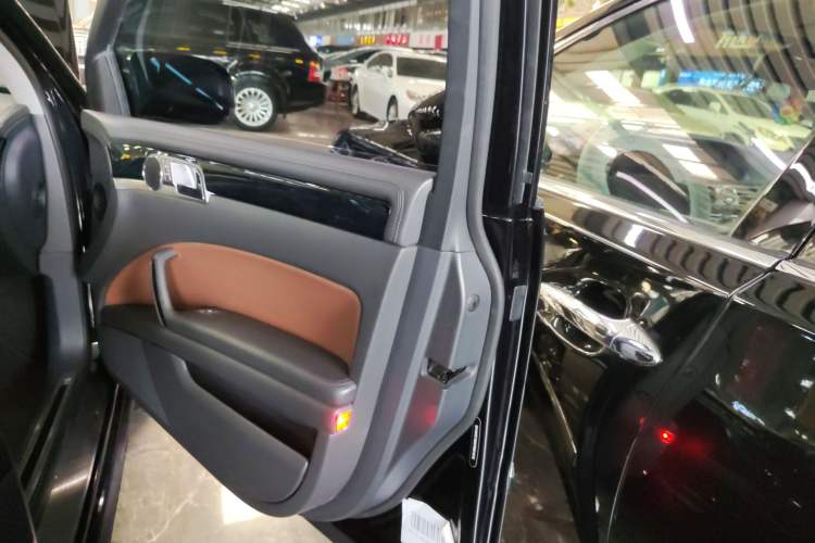 Used Volkswagen Phaeton 2015 3.0L Exclusive Edition Interior 5