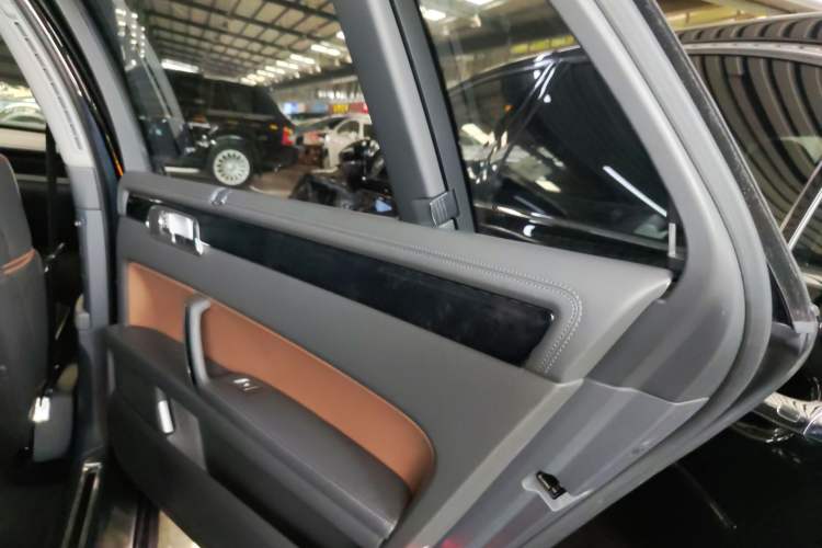 Used Volkswagen Phaeton 2015 3.0L Exclusive Edition Interior 6