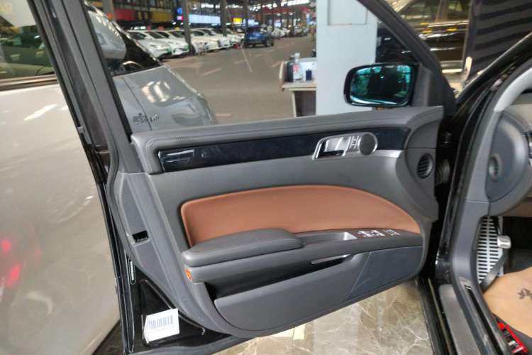 Used Volkswagen Phaeton 2015 3.0L Exclusive Edition Interior 7