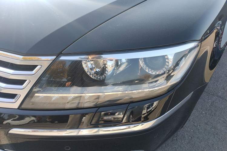 Used Volkswagen Phaeton 2015 3.0L Exclusive Edition Left Front Headlight