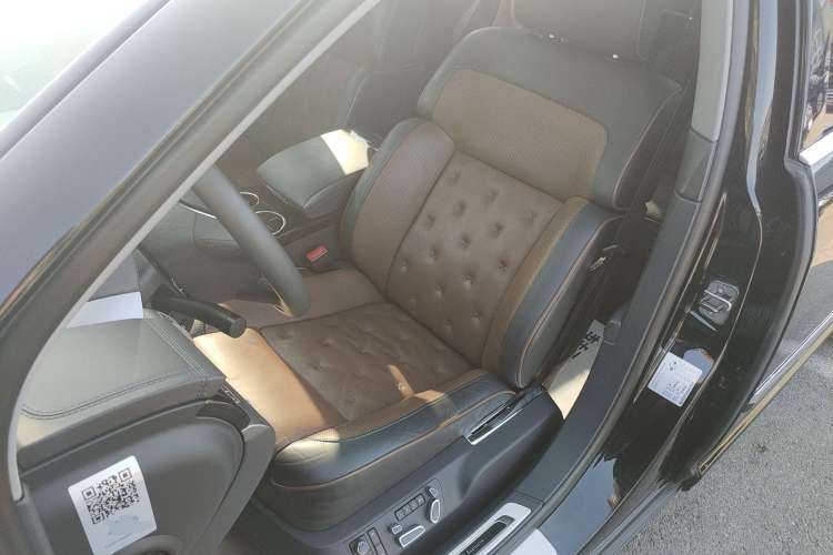 Used Volkswagen Phaeton 2015 3.0L Exclusive Edition Left Front Seat