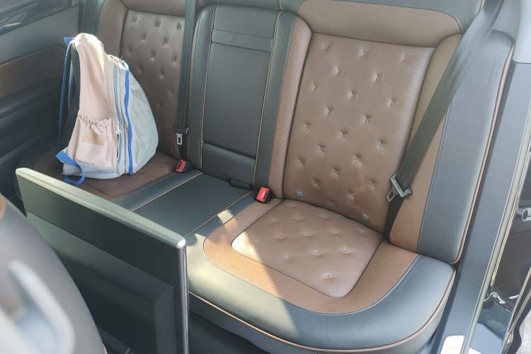 Used Volkswagen Phaeton 2015 3.0L Exclusive Edition Left Rear Seat