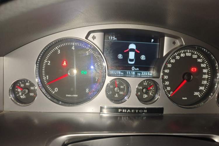 Used Volkswagen Phaeton 2015 3.0L Smart Edition Odometer Close Up