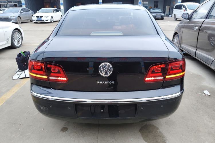 Used Volkswagen Phaeton 2015 3.0L Smart Edition Rear