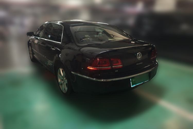 Used Volkswagen Phaeton 2015 3.0L Smart Edition Rear Left 45 Deg