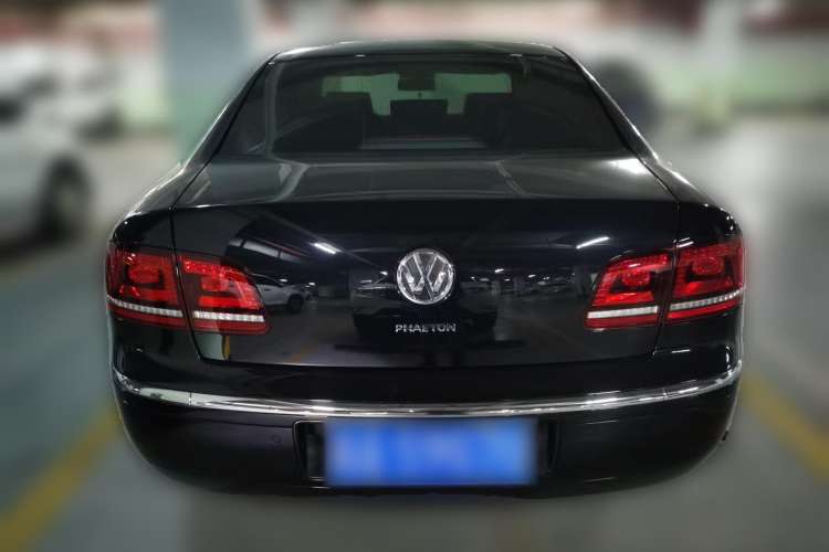 Used Volkswagen Phaeton 2015 3.0L Smart Edition Rear