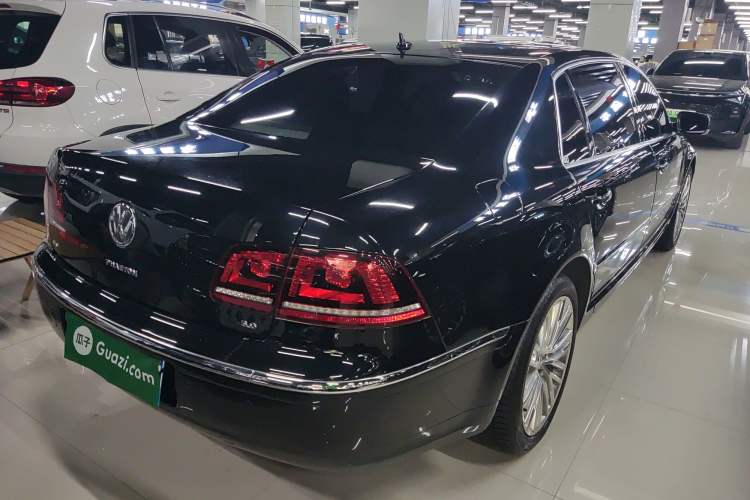 Used Volkswagen Phaeton 2015 3.0L Exclusive Edition Rear Right 45 Deg