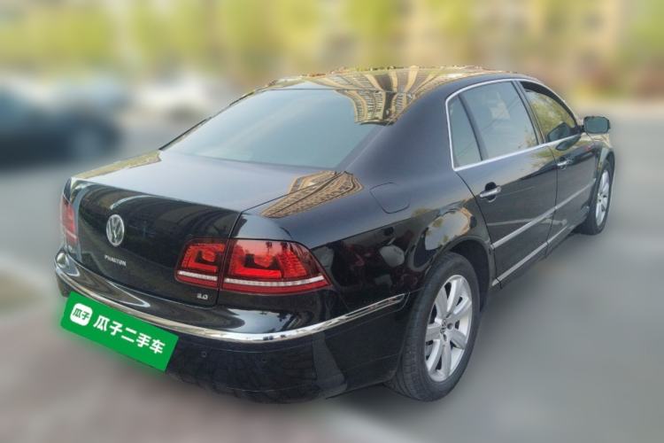 Used Volkswagen Phaeton 2015 3.0L Smart Edition Rear Right 45 Deg