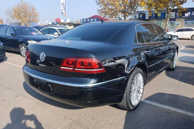 Used Volkswagen Phaeton 2015 3.0L Exclusive Edition Rear Right 45 Deg