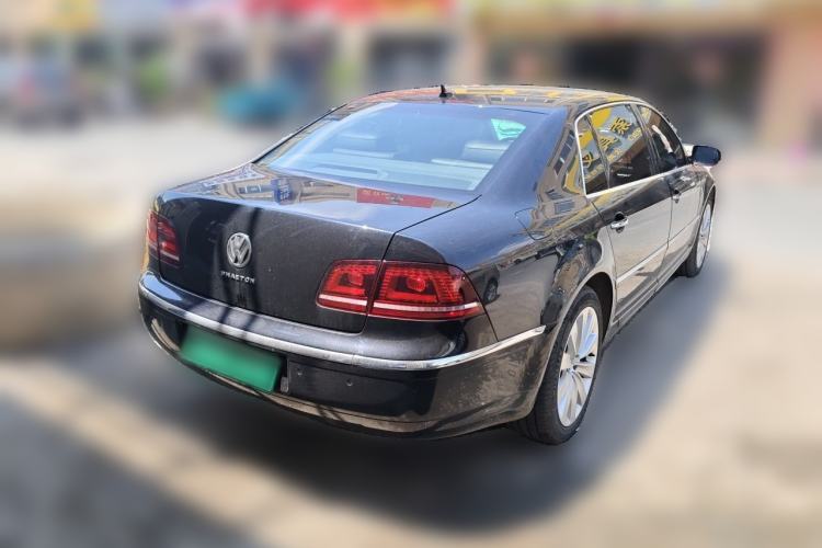 Used Volkswagen Phaeton 2015 3.0L Exclusive Edition Rear Right 45 Deg