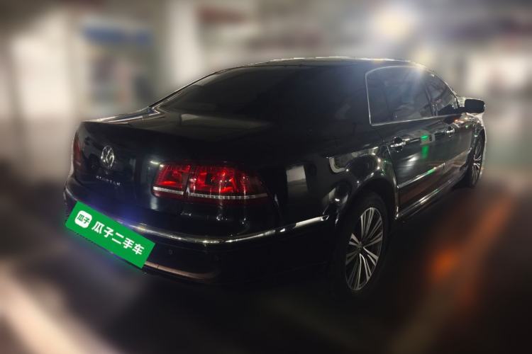 Used Volkswagen Phaeton 2015 3.0L Smart Edition Rear Right 45 Deg