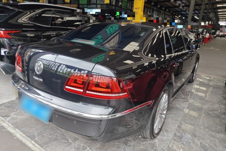 Used Volkswagen Phaeton 2015 3.0L Exclusive Edition Rear Right 45 Deg