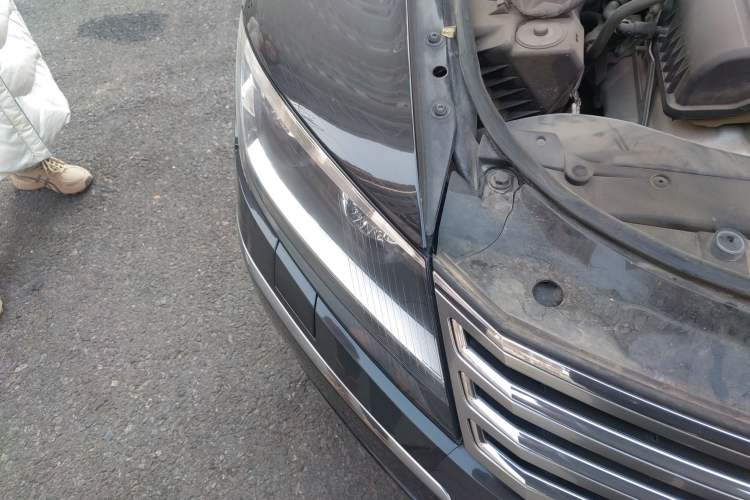 Used Volkswagen Phaeton 2015 3.0L Exclusive Edition Right Front Headlight