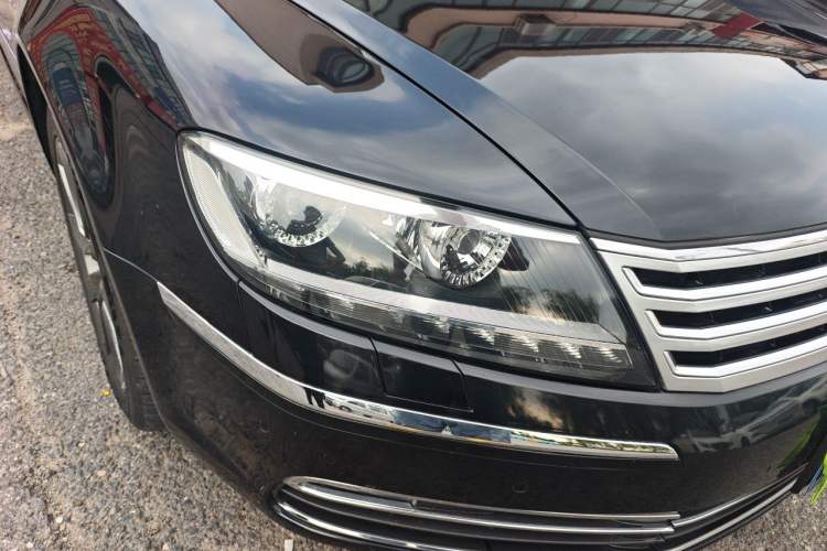 Used Volkswagen Phaeton 2015 3.0L Exclusive Edition Right Front Headlight