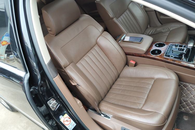 Used Volkswagen Phaeton 2015 3.0L Smart Edition Right Front Seat