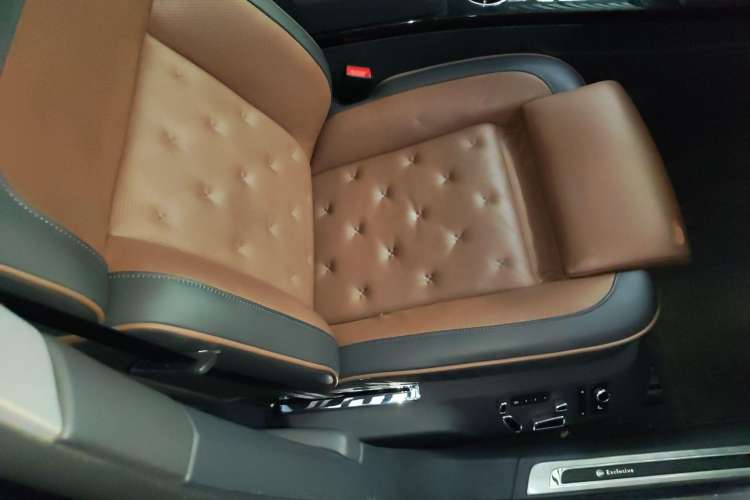 Used Volkswagen Phaeton 2015 3.0L Exclusive Edition Right Front Seat