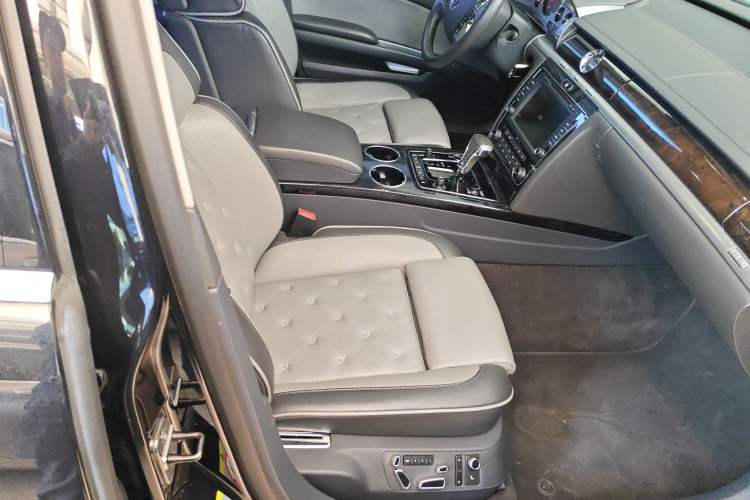 Used Volkswagen Phaeton 2015 3.0L Smart Edition Right Front Seat