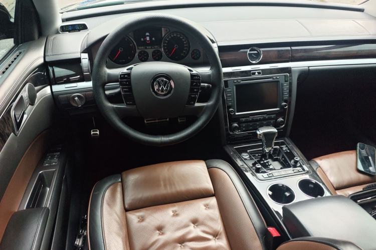 Used Volkswagen Phaeton 2015 3.0L Exclusive Edition Steering Wheel