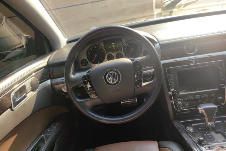 Used Volkswagen Phaeton 2015 3.0L Exclusive Edition Steering Wheel