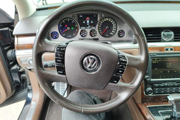 Used Volkswagen Phaeton 2015 3.0L Smart Edition Steering Wheel