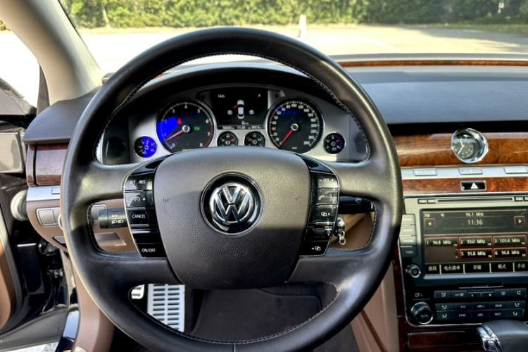 Used Volkswagen Phaeton 2015 3.0L Smart Edition Steering Wheel