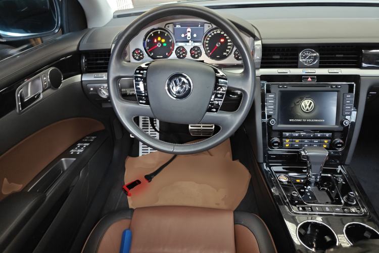 Used Volkswagen Phaeton 2015 3.0L Exclusive Edition Steering Wheel