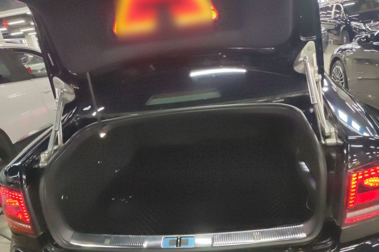 Used Volkswagen Phaeton 2015 3.0L Exclusive Edition Trunk