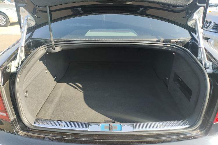Used Volkswagen Phaeton 2015 3.0L Exclusive Edition Trunk